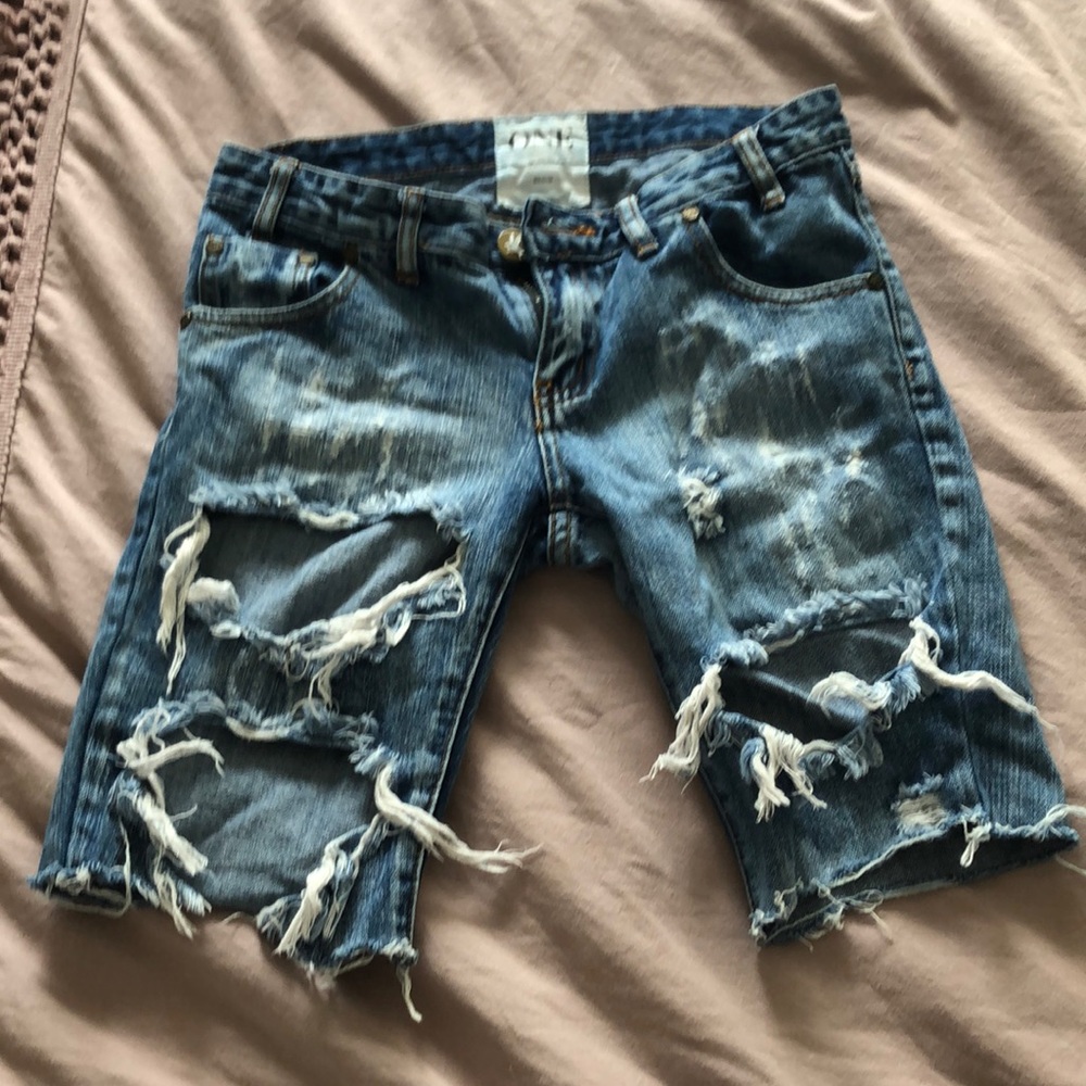 One teaspoon destructed boyfriend shorts